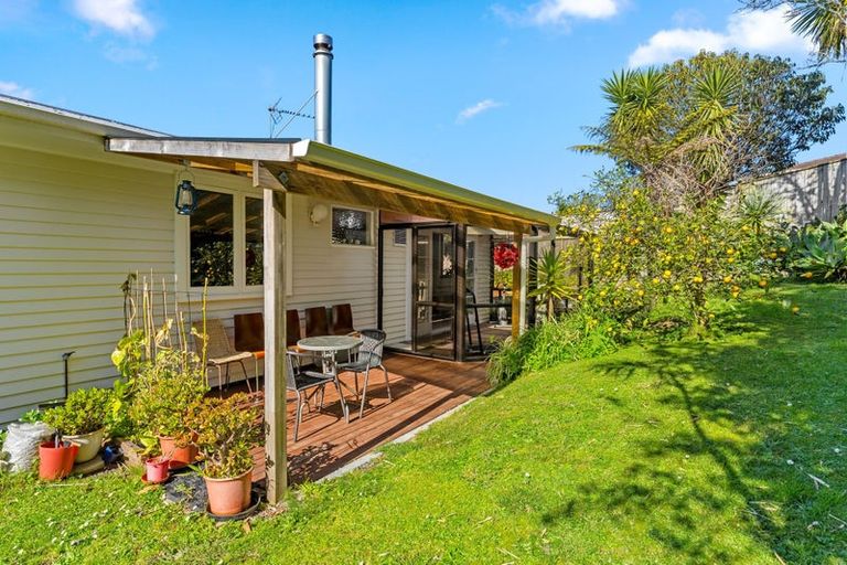 Photo of property in 1/11a Agincourt Street, Glenfield, Auckland, 0629