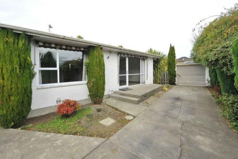 Photo of property in 2/23 Kent Lodge Avenue, Avonhead, Christchurch, 8042