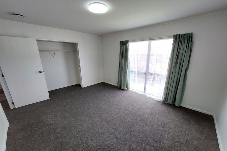 Photo of property in 10 Lacebark Court, Titirangi, Auckland, 0604