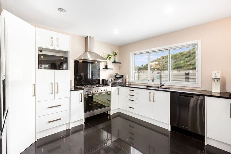 Photo of property in 72 Aotea Drive, Aotea, Porirua, 5024