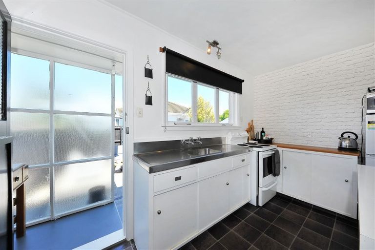 Photo of property in 2/56 Surrey Street, Linwood, Christchurch, 8062