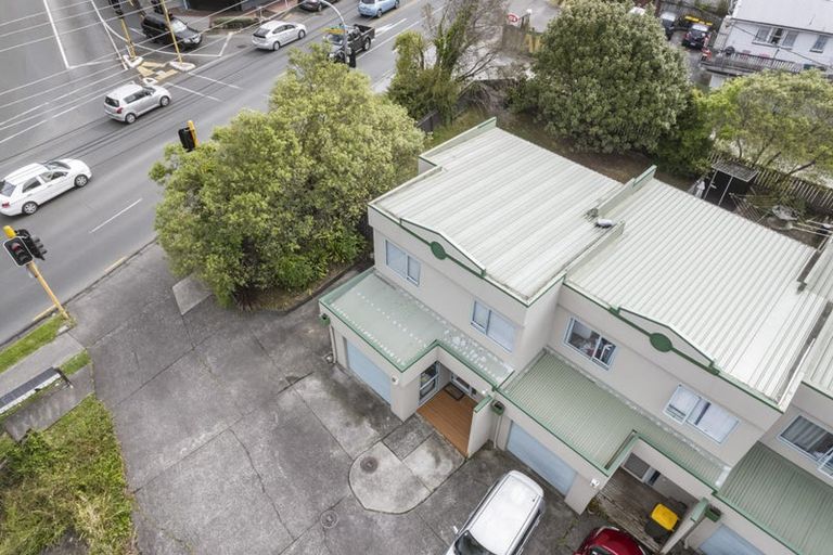 Photo of property in 1/351 West Coast Road, Glen Eden, Auckland, 0602