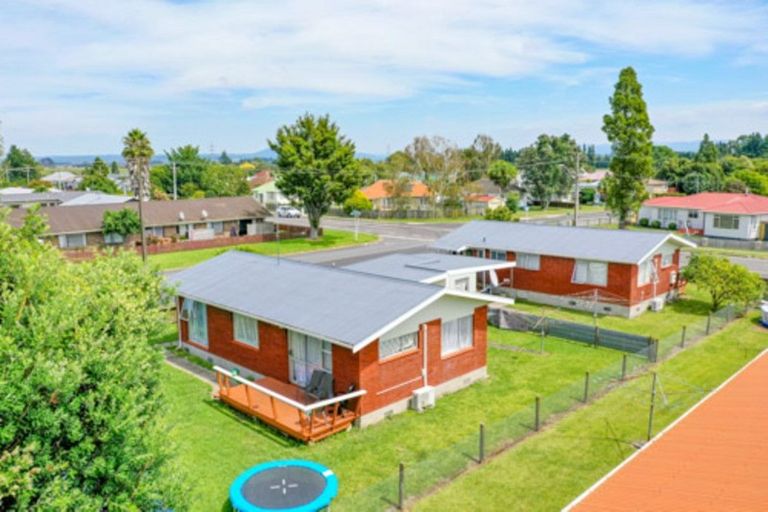 Photo of property in 74 Main Street, Edgecumbe, 3120
