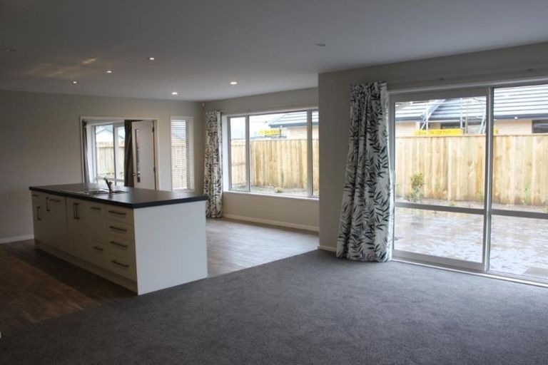 Photo of property in 6 Highworth Crescent, Rolleston, 7615