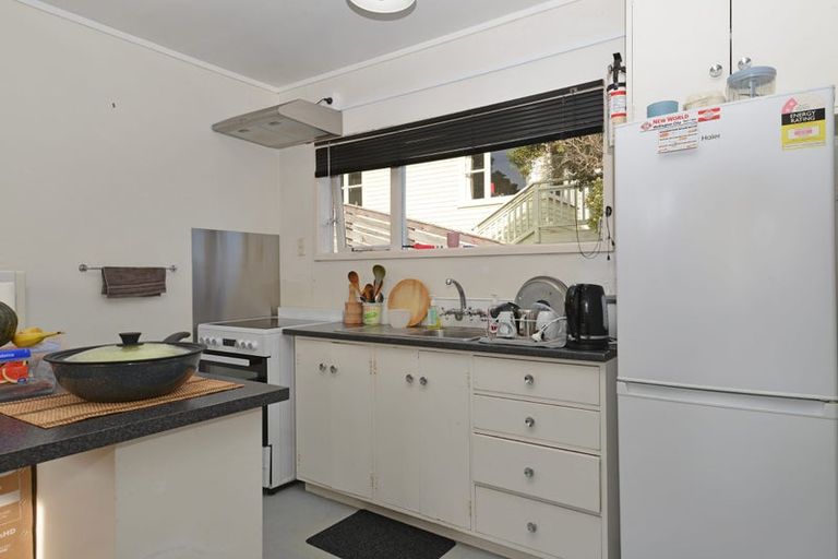 Photo of property in 13a Bedford Street, Northland, Wellington, 6012