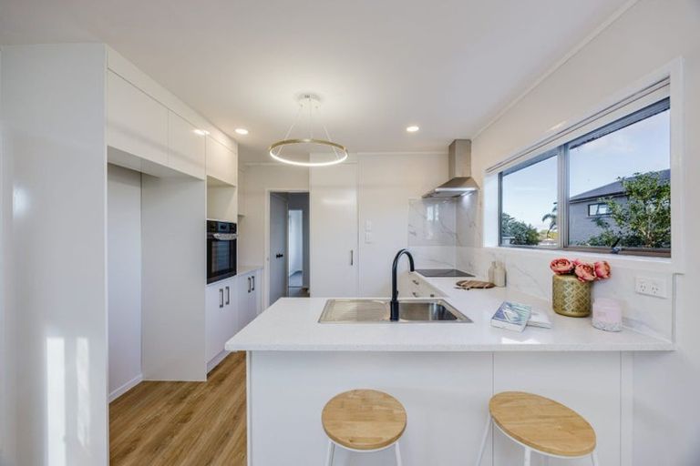 Photo of property in 2/9 Malte Brun Place, Papatoetoe, Auckland, 2025