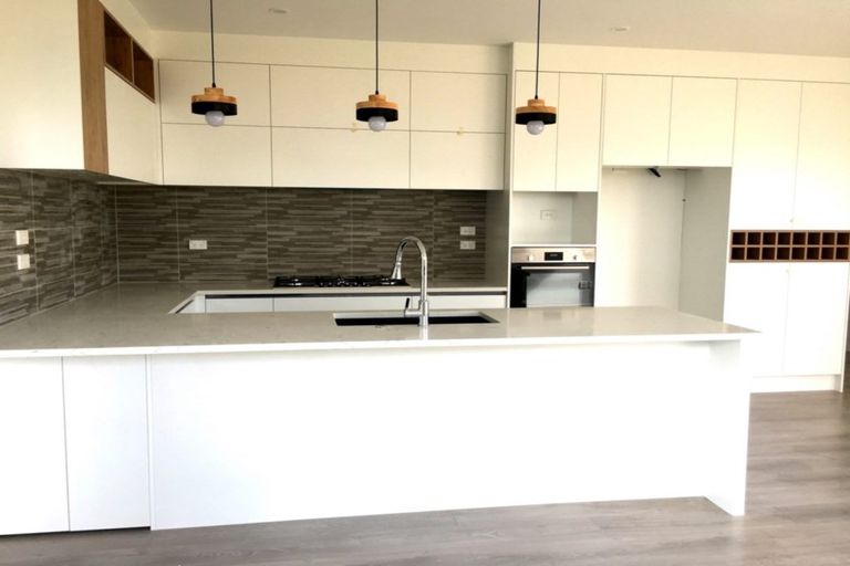 Photo of property in 6 Fjord Way, Karaka, Papakura, 2113