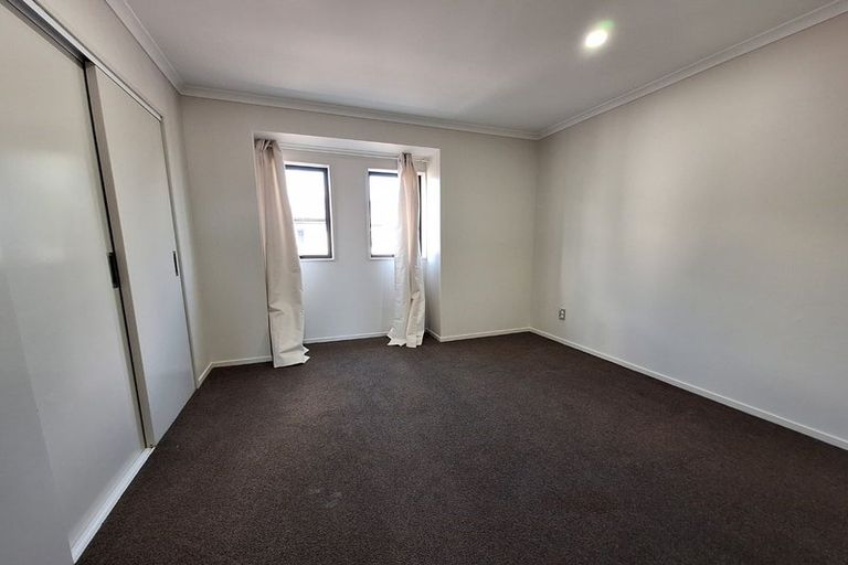 Photo of property in 1/3 Wallson Crescent, Wiri, Auckland, 2104