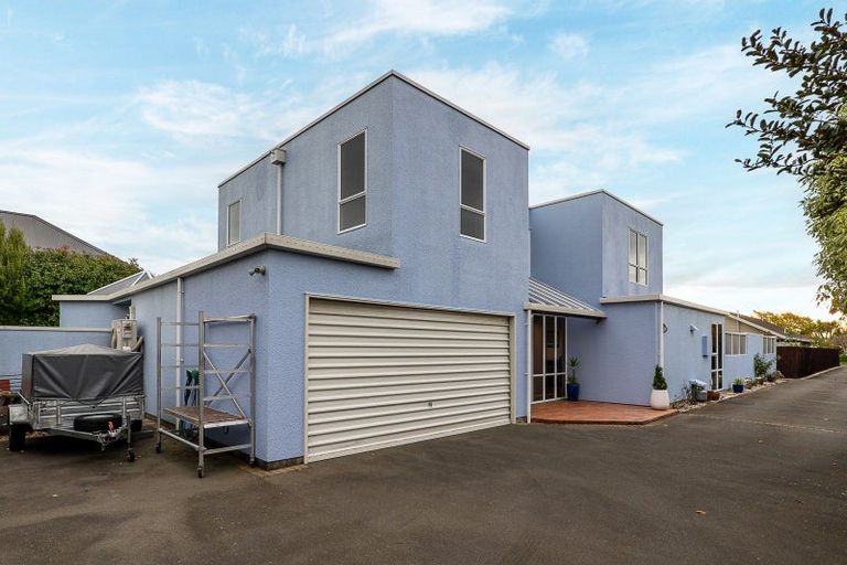 Photo of property in 74 Regency Crescent, Redwood, Christchurch, 8051