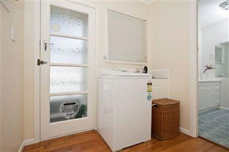 Photo of property in 2/25 Corunna Road, Milford, Auckland, 0620