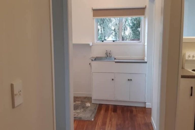 Photo of property in 26 Paynters Avenue, Strandon, New Plymouth, 4312