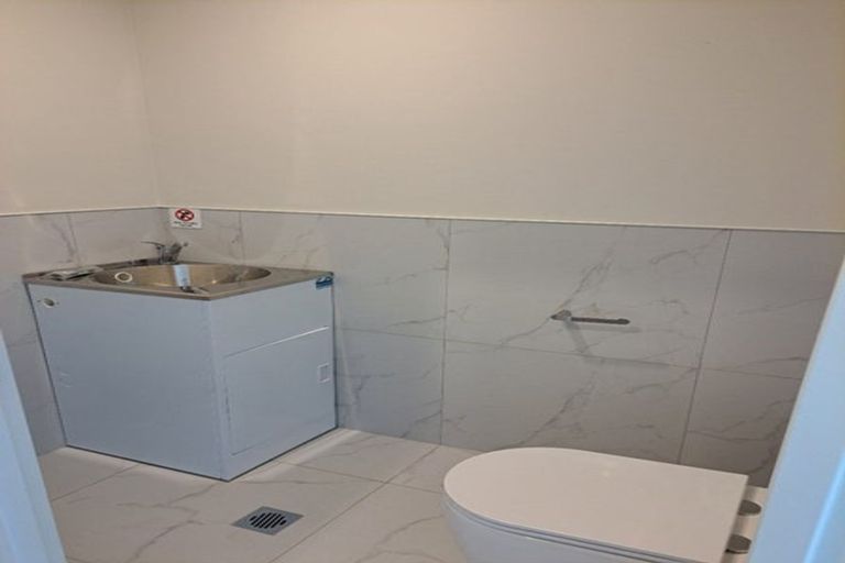 Photo of property in 20 Rorotu Avenue, Karaka, 2113
