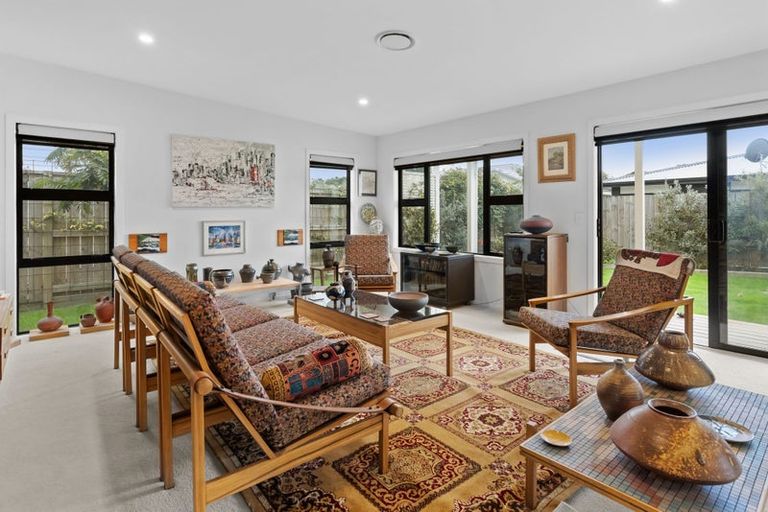 Photo of property in 6 Kingi Te Ahoaho Place, Otaki, 5512