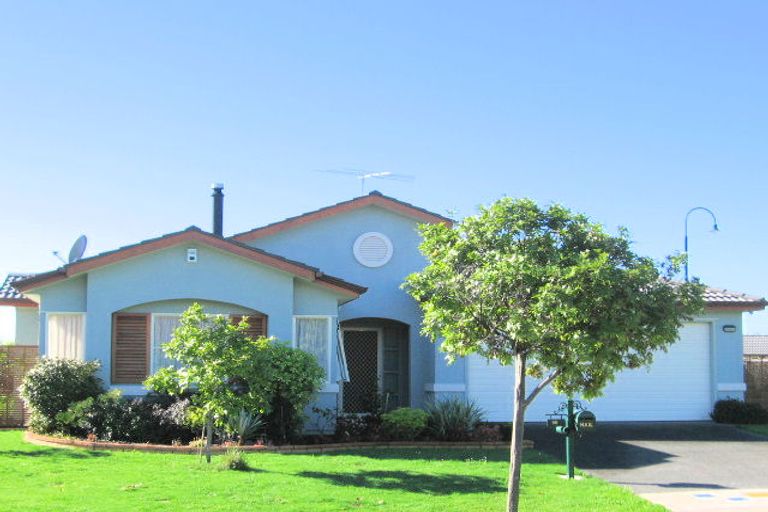 Photo of property in 90 Hillwell Drive, Henderson, Auckland, 0612