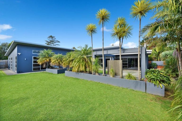 Photo of property in 7 Wicklam Lane, Greenhithe, Auckland, 0632