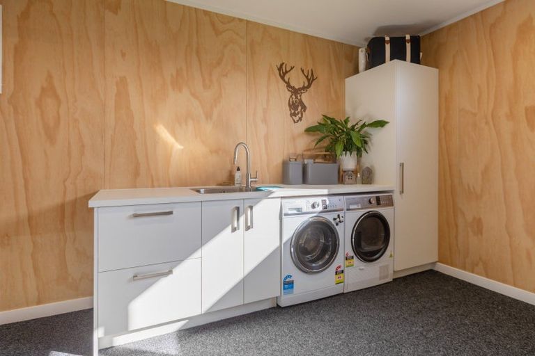 Photo of property in 375c Maharakeke Road, Waipukurau, 4281