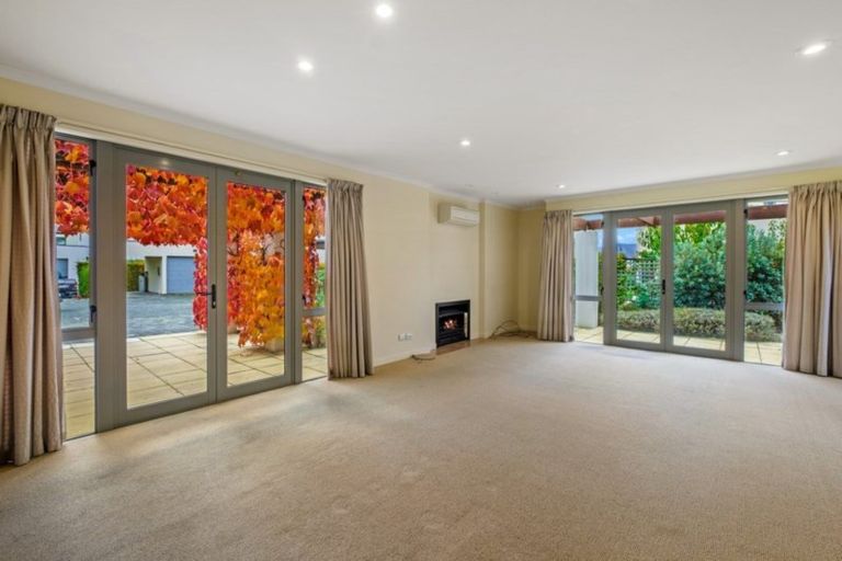 Photo of property in 13 Meadowbrook Place, Wanaka, 9305