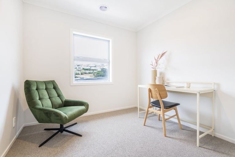 Photo of property in 27 Farnworth Terrace, Churton Park, Wellington, 6037