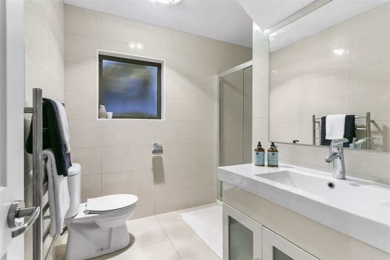 Photo of property in 52a Channel View Road, Campbells Bay, Auckland, 0630