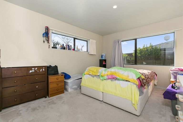 Photo of property in 25 Robertson Road, Favona, Auckland, 2024