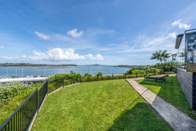 Photo of property in 47c Takutai Avenue, Half Moon Bay, Auckland, 2012