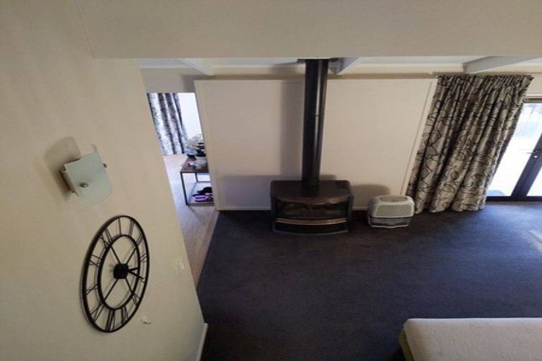 Photo of property in 6 Longwood Place, Forrest Hill, Auckland, 0620