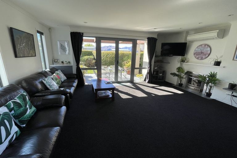 Photo of property in 9 Meadowbrook Place, Wanaka, 9305