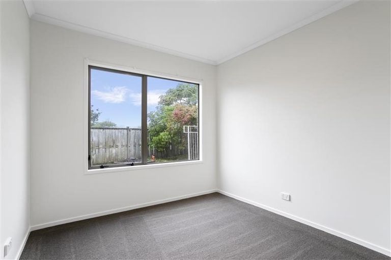 Photo of property in 14 Russett Grove, Henderson, Auckland, 0612