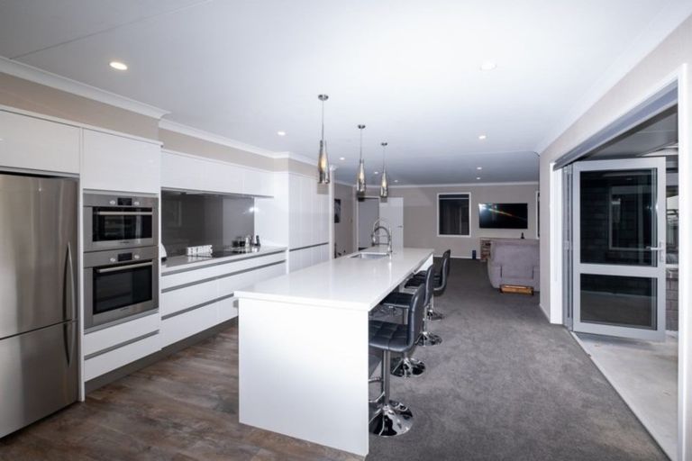 Photo of property in 8 Cordelia Street, Stratford, 4332