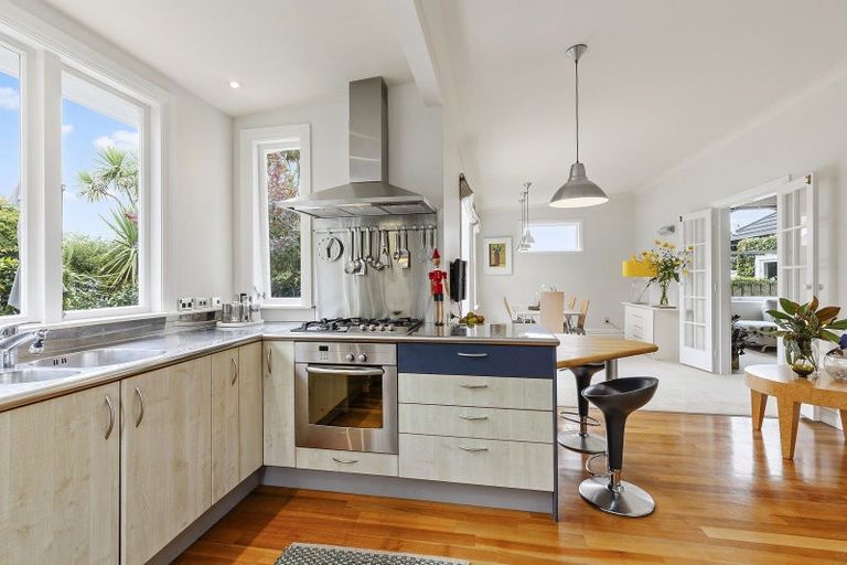 Photo of property in 20 Plunket Street, Kelburn, Wellington, 6012