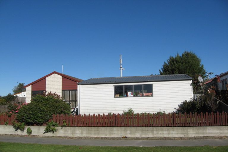 Photo of property in 28 Shenley Drive, Belfast, Christchurch, 8051