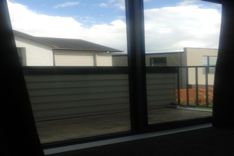 Photo of property in 53 Popokatea Drive, Takanini, 2112