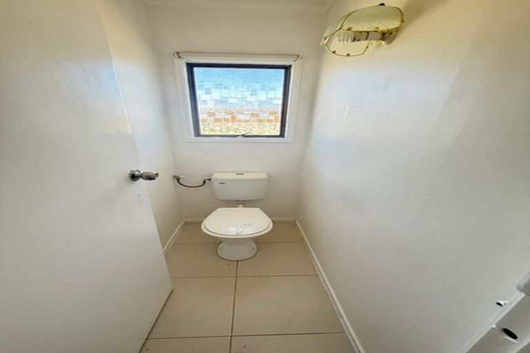 Photo of property in 1/15 Roseberry Avenue, Birkenhead, Auckland, 0626