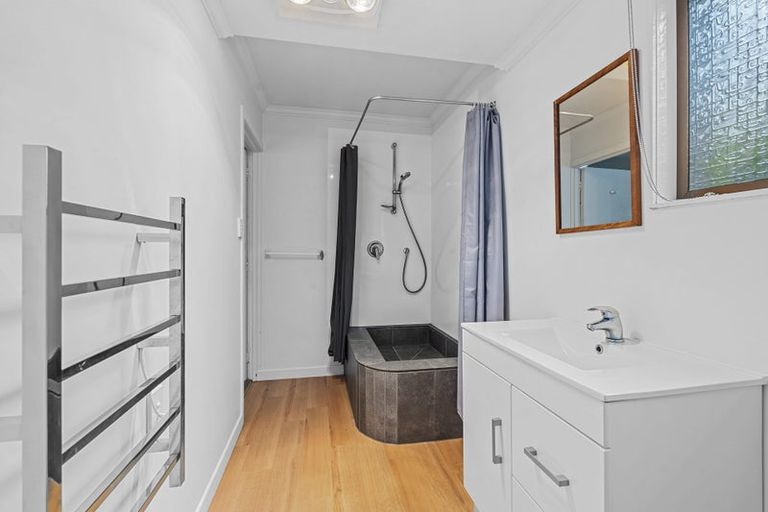 Photo of property in 174 Huatoki Street, Upper Vogeltown, New Plymouth, 4310