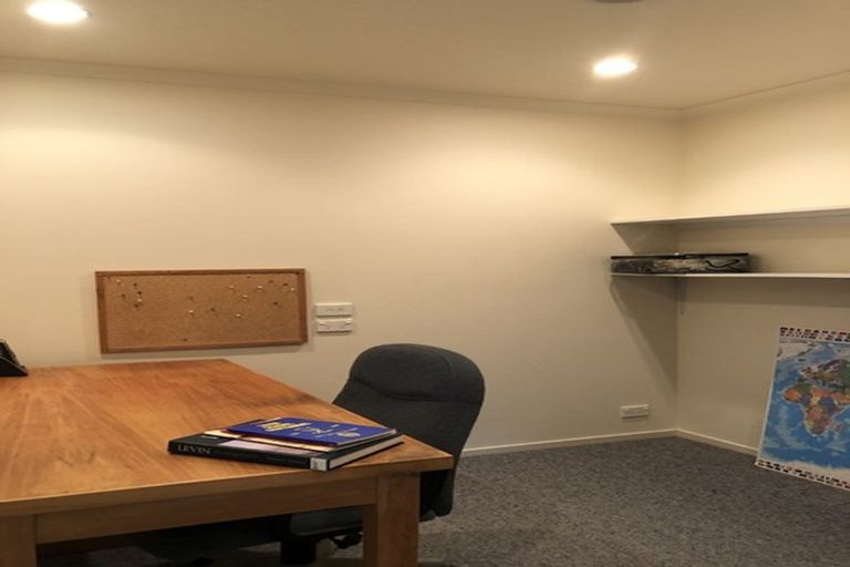 Photo of property in 6 Claremont Rise, Levin, 5510