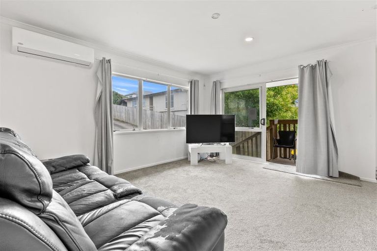 Photo of property in 11a Hollinbrigg Place, Manurewa, Auckland, 2102
