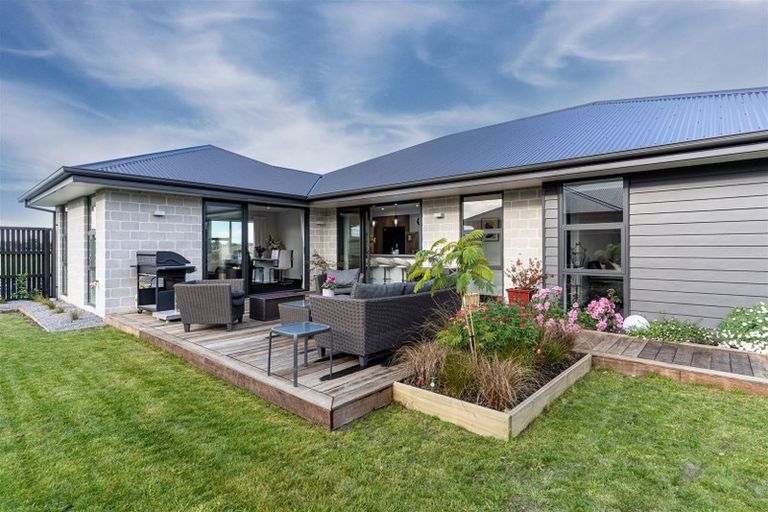 Photo of property in 21 Goldie Drive, Rangiora, 7400