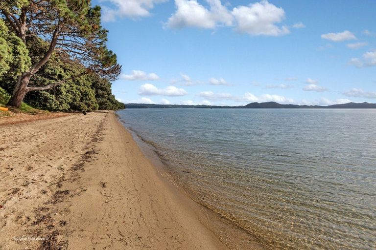 Photo of property in 152d One Tree Point Road, One Tree Point, 0118