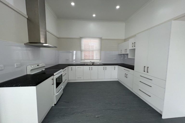 Photo of property in 27-29 Andrew Young Street, Palmerston North, 4410