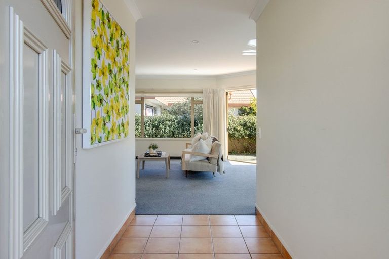 Photo of property in 52 Neeve Road, Taradale, Napier, 4112