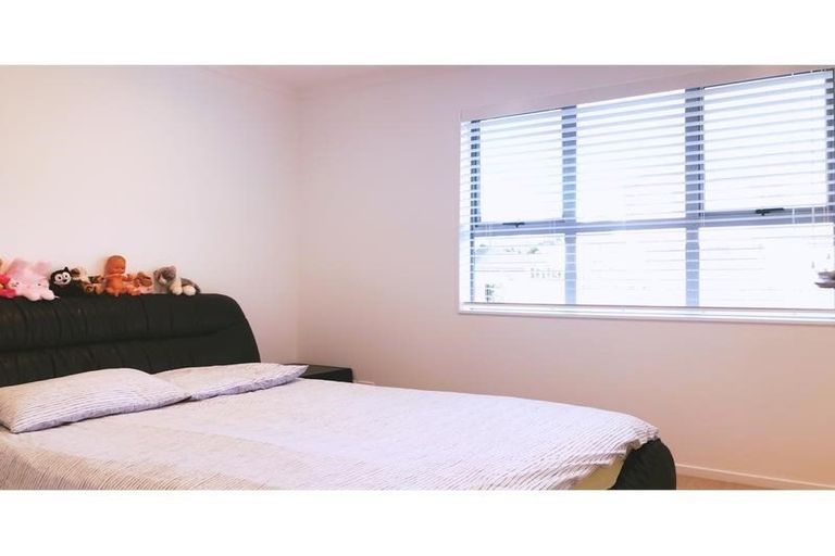 Photo of property in 68 Mackay Drive, Greenhithe, Auckland, 0632