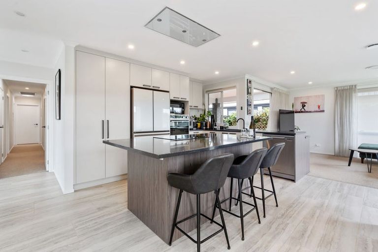 Photo of property in 47 Lake Drive, Tikipunga, Whangarei, 0112