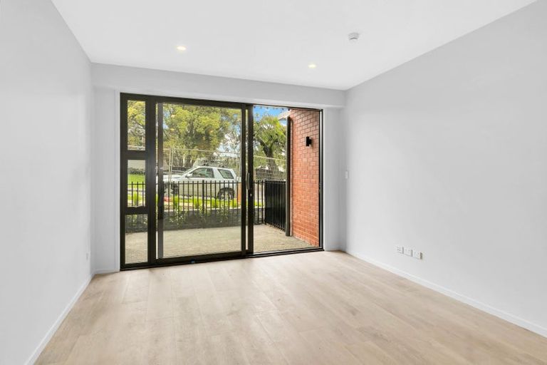 Photo of property in 25/g01 Potter Avenue, Northcote, Auckland, 0627