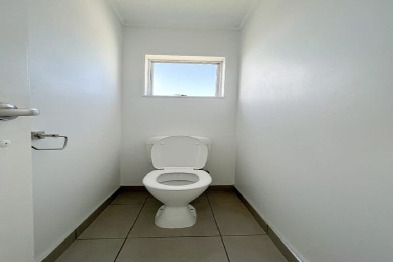 Photo of property in 43 Hutchinson Avenue, New Lynn, Auckland, 0600