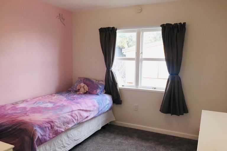 Photo of property in 622 East Coast Road, Pinehill, Auckland, 0630