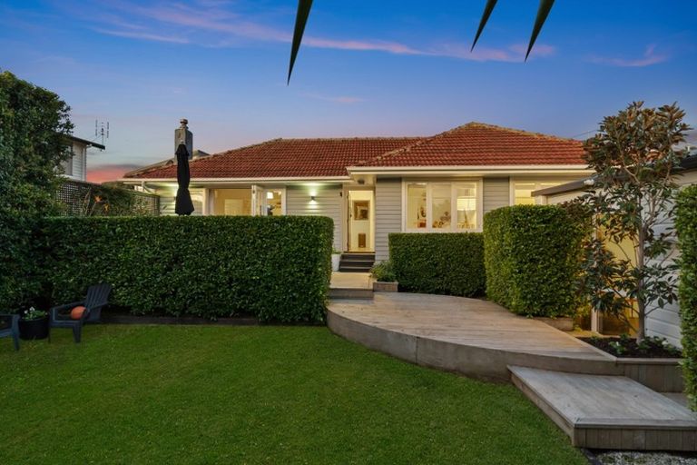 Photo of property in 69 Kervil Avenue, Te Atatu Peninsula, Auckland, 0610