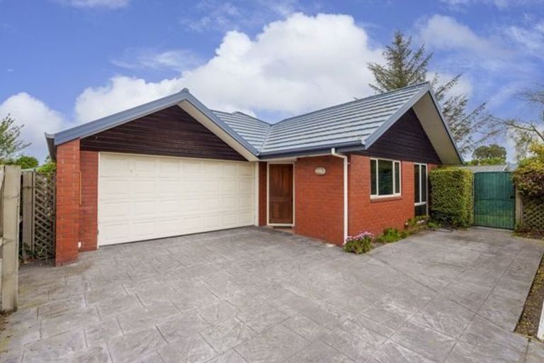 Photo of property in 395a Yaldhurst Road, Russley, Christchurch, 8042