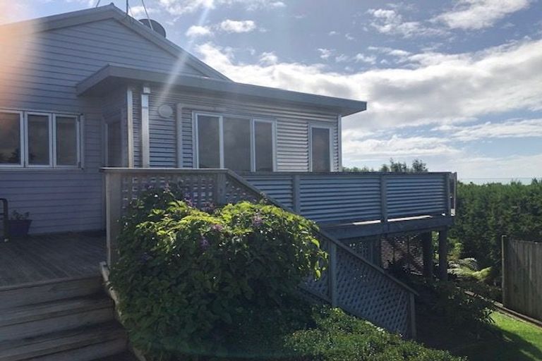 Photo of property in 21 Arden Place, Oakura, 4314