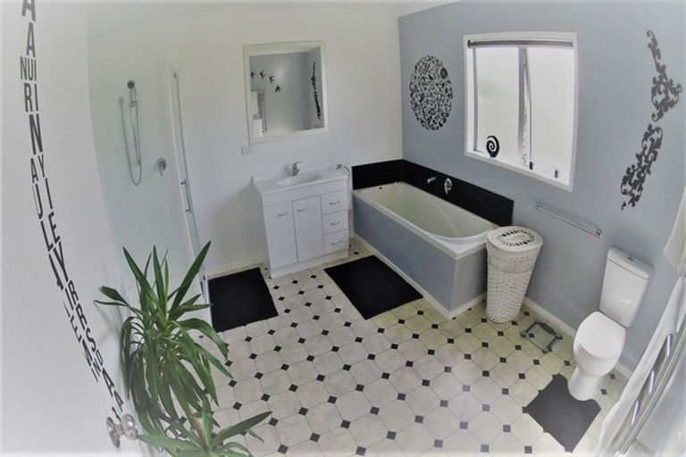 Photo of property in 40 Hobart Drive, Spotswood, New Plymouth, 4310