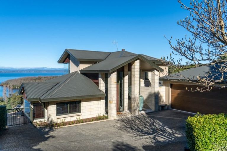 Photo of property in 71 Wakeman Road, Acacia Bay, Taupo, 3330